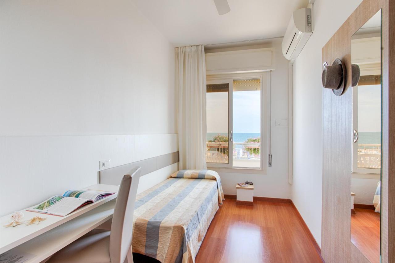 Hotel Telenia Lido di Jesolo Exteriör bild