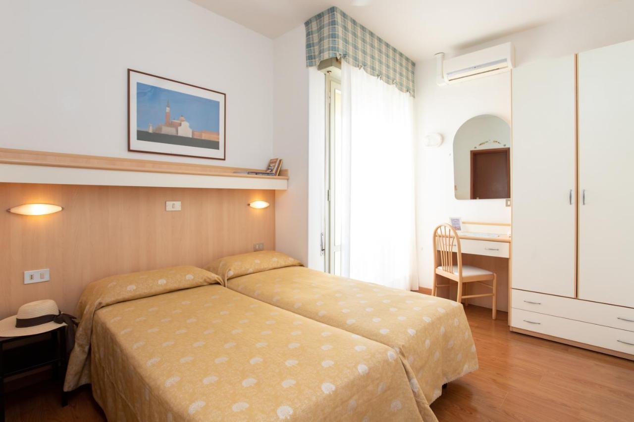 Hotel Telenia Lido di Jesolo Exteriör bild