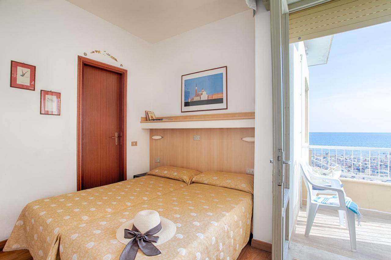 Hotel Telenia Lido di Jesolo Exteriör bild