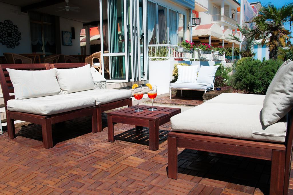 Hotel Telenia Lido di Jesolo Exteriör bild