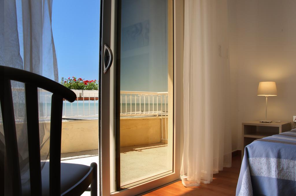 Hotel Telenia Lido di Jesolo Exteriör bild