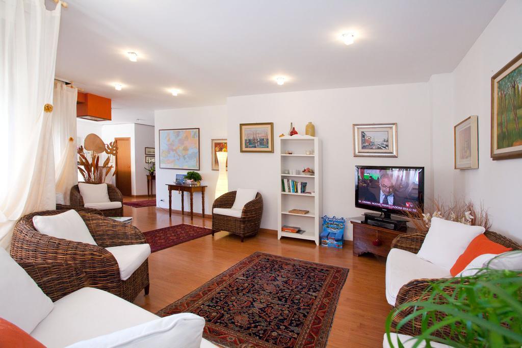 Hotel Telenia Lido di Jesolo Exteriör bild