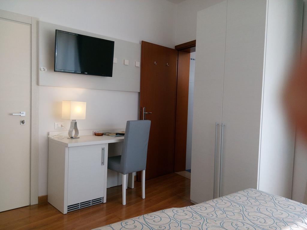 Hotel Telenia Lido di Jesolo Exteriör bild
